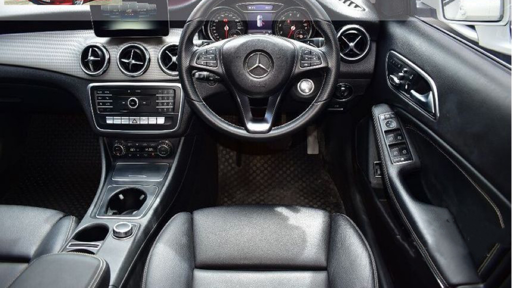 Mercedes-Benz GLA200 1.6 W156 Urban SUV ปี 2019