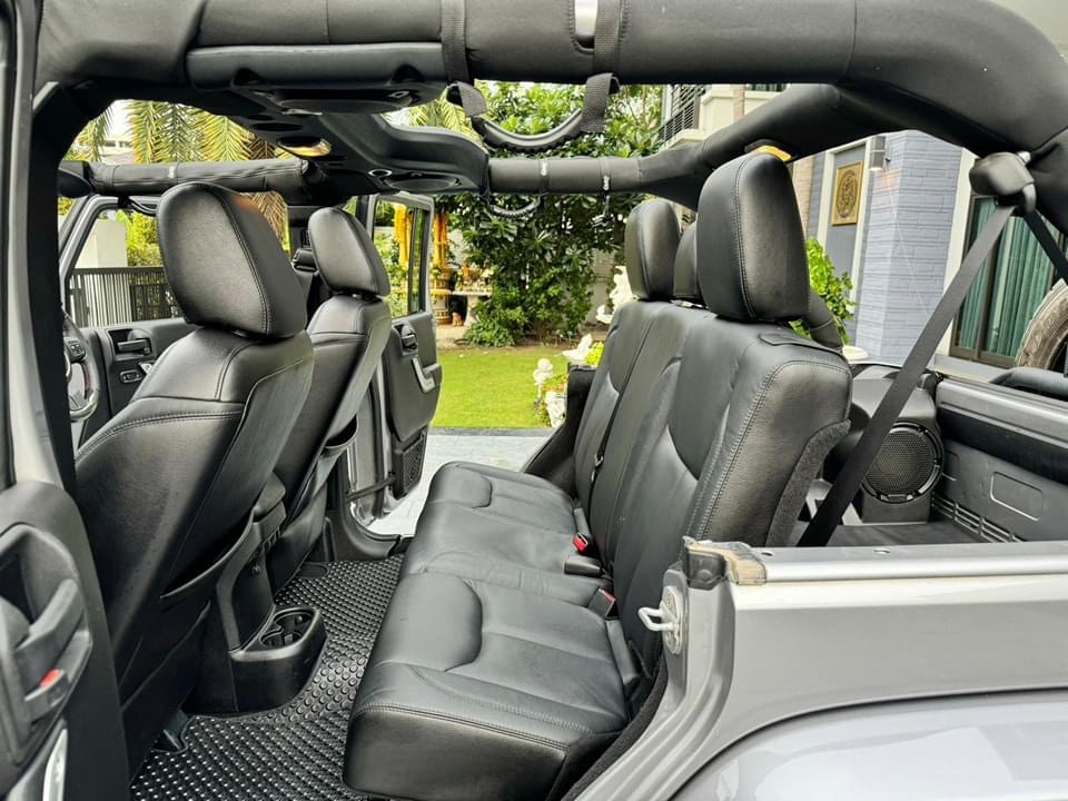 JEEP Wrangler Sahara 2.8 Crd ดีเซล ( JK ) 4wd Ultimate ปี 2014