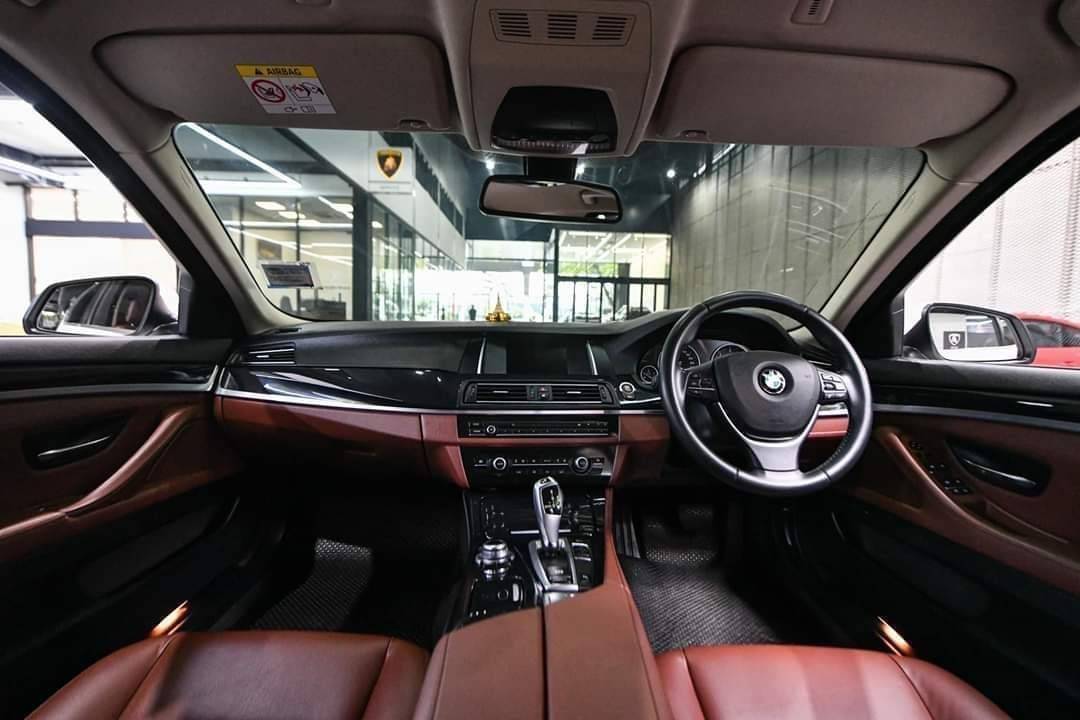 BMW 520d M sport รุ่น Minor change (Lci) ปี 2015