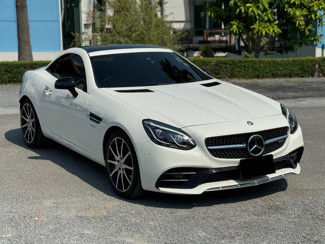 Mercedes-AMG SLC43 ปี 2017