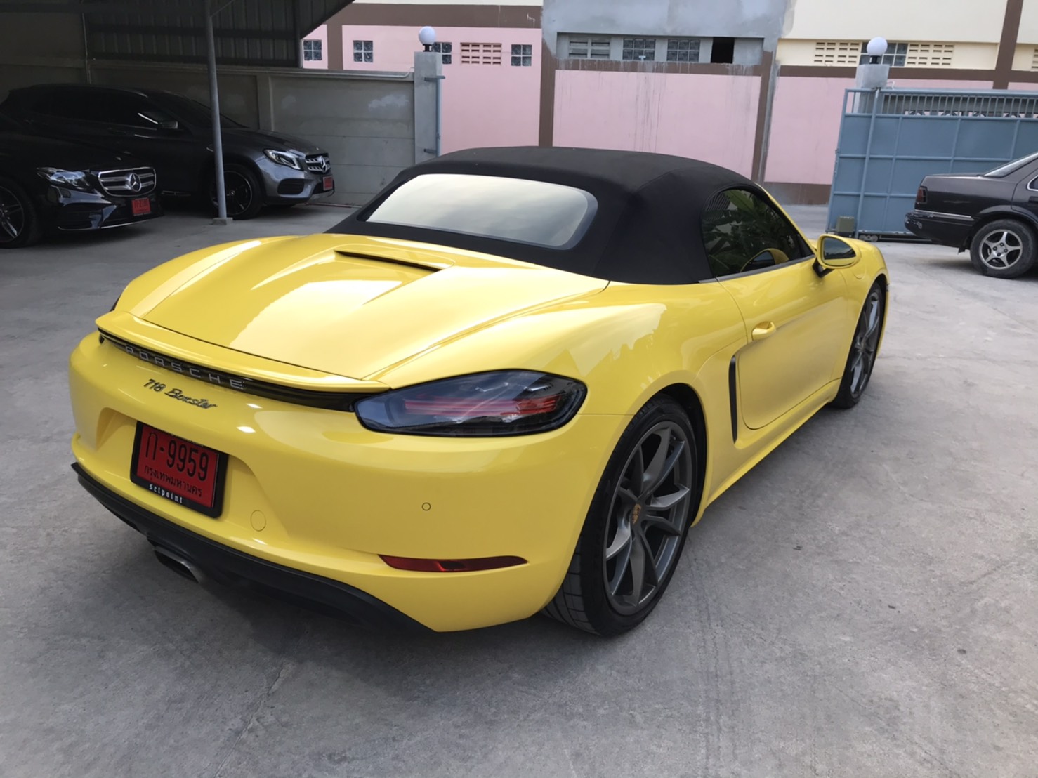 Porsche Boxster 718 ปี 2017