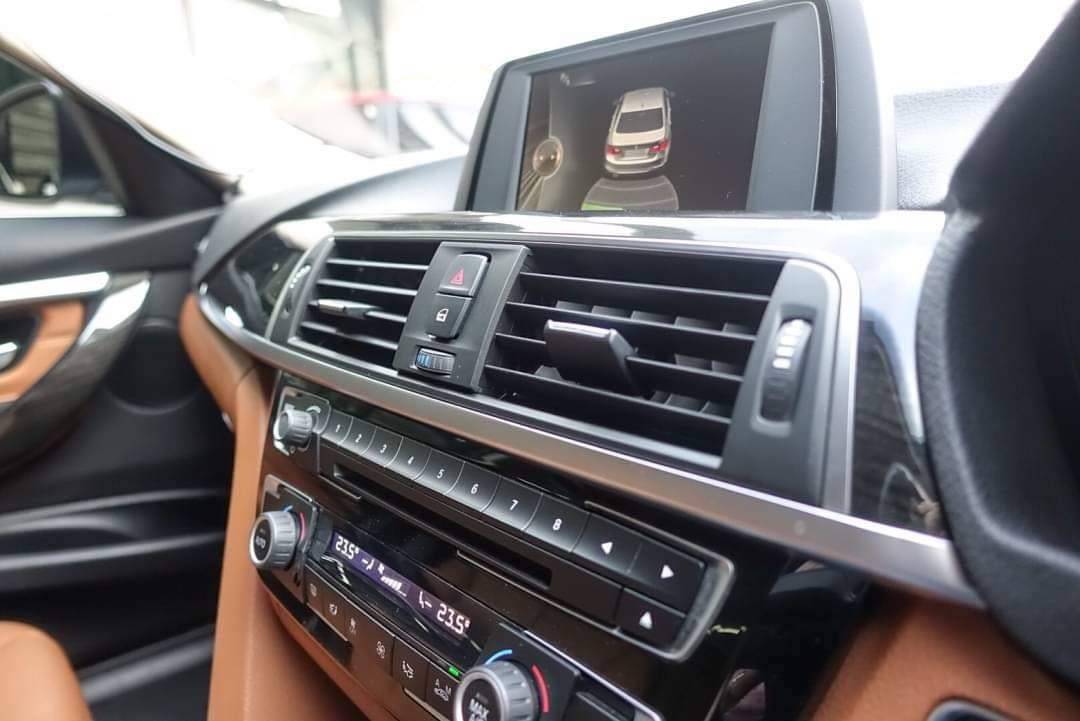 BMW 320d Iconic (F30 LCI) ปี 2017