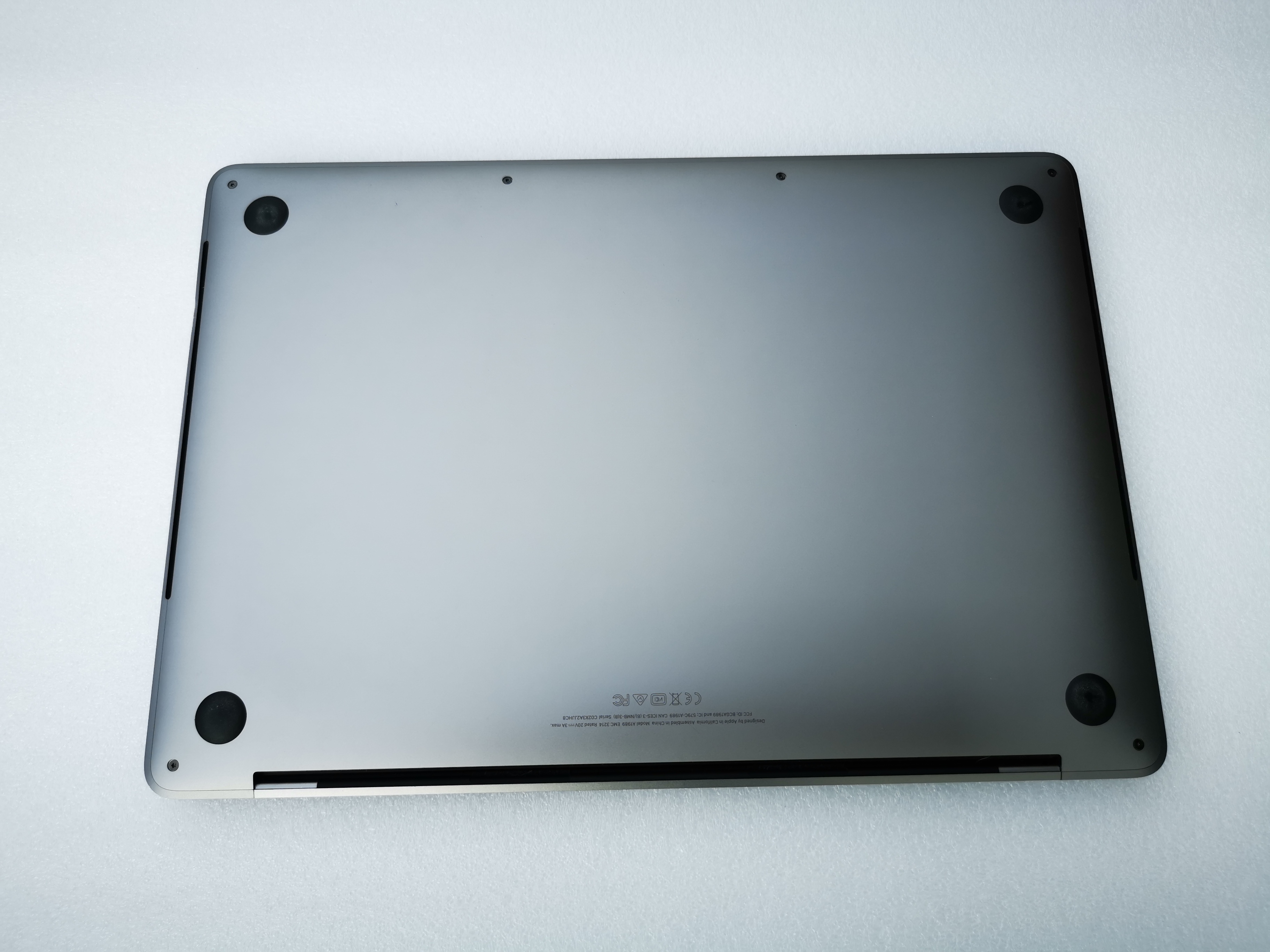 MacBook Pro (13" 2018 PortsThunderbolt 3 จำนวน 4 พอร์ต)