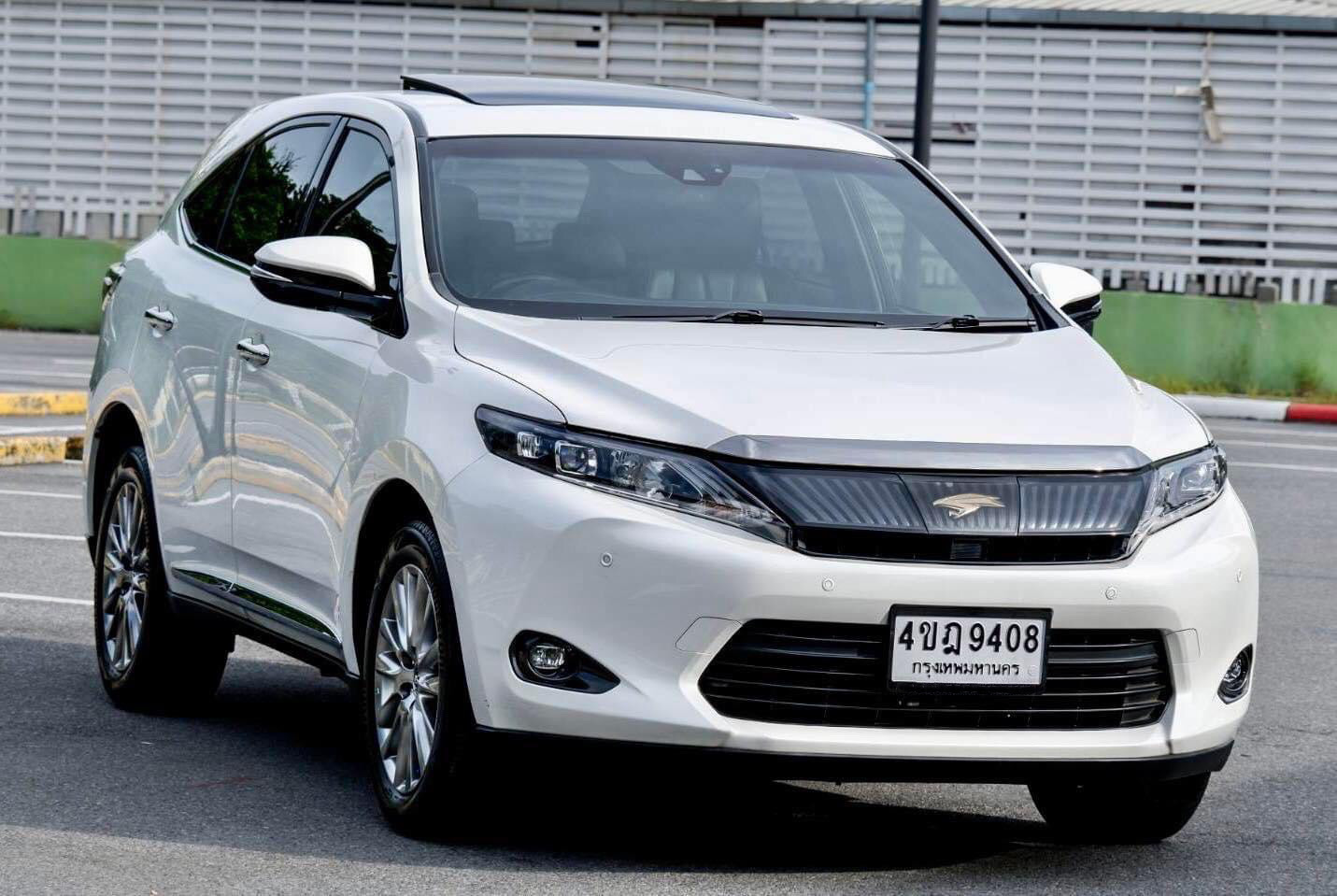 Toyota Harrier 2.0L Premium Pakage ปี 2014