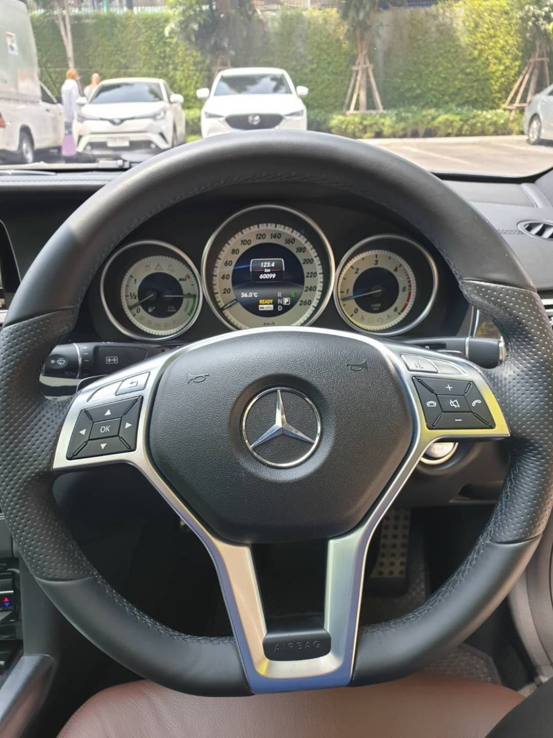 Mercedes E300 blutec Amg ปี 2013