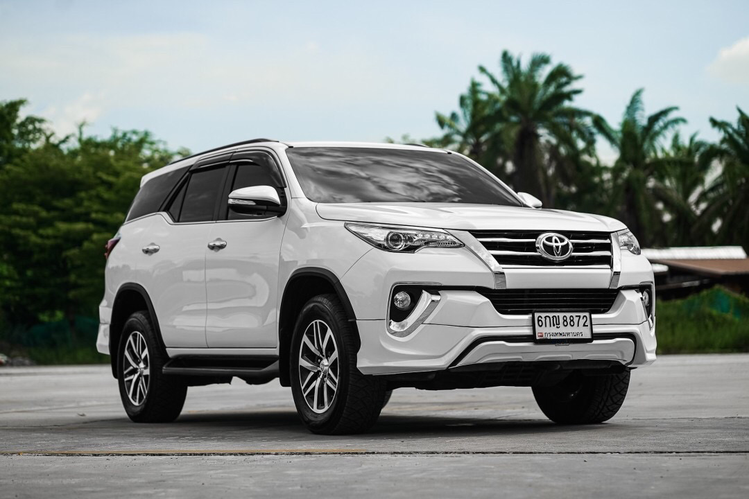 TOYOTA FORTUNER 2.4 V ปี 2017