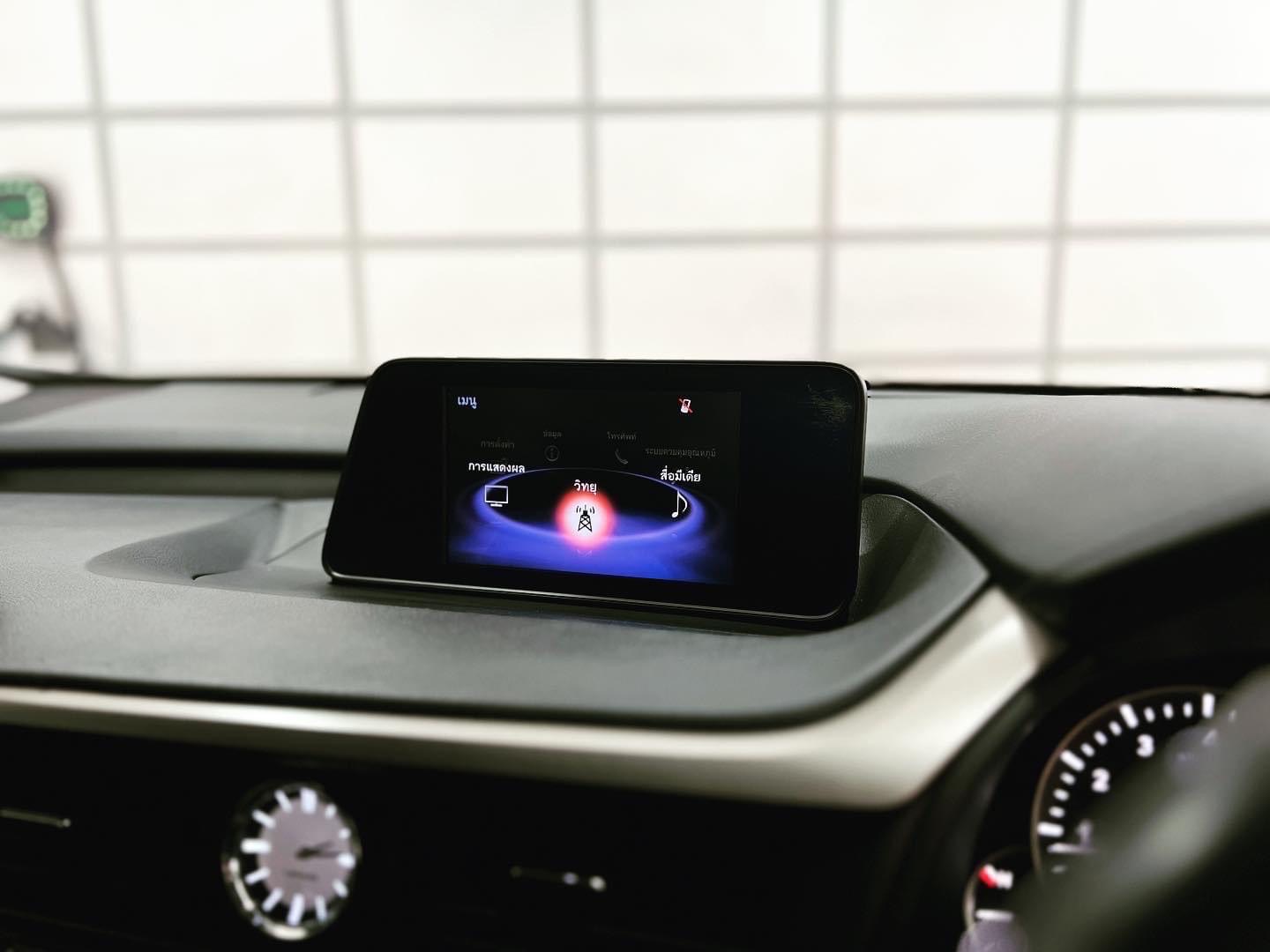 Lexus RX200t 2.0 Luxury เบนซินเทอร์โบ ปี 2016