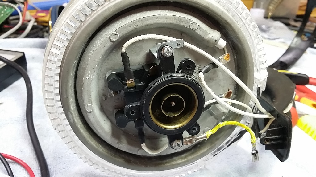 ซ่อมกาต้มน้ำร้อนไฟฟ้า ยี่ห้อ Lock&Lock รุ่น EJK418SLV อาการไม่ร้อน