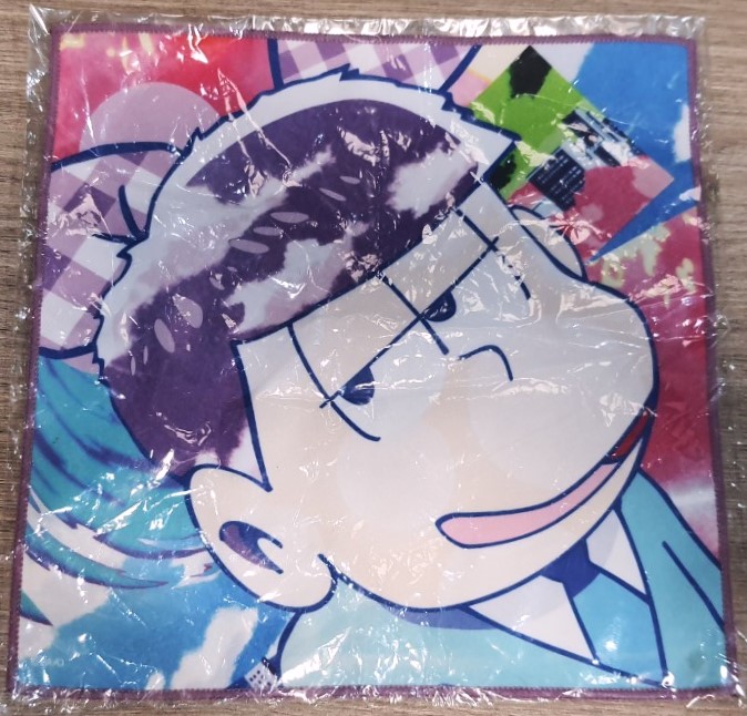 ผ้าเช็ดหน้า Osomatsu-sanโอโซมัตซึ ซัง ทัวร์หรรษาอนิเมะซีรี่ย์ จากญี่ปุ่น Size : 20 x 20 cm MADE IN JAPAN