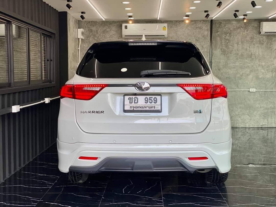 Toyota Harrier Hybrid Premium Advance Package ปี 2016