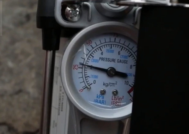 ปั๊มลมพกพา แบบ 2 ลูกสูบ รุ่น งานหนักขนาด 150 psi