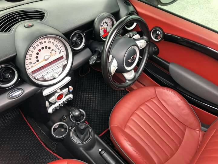 Mini Cooper RHD ปี 2010