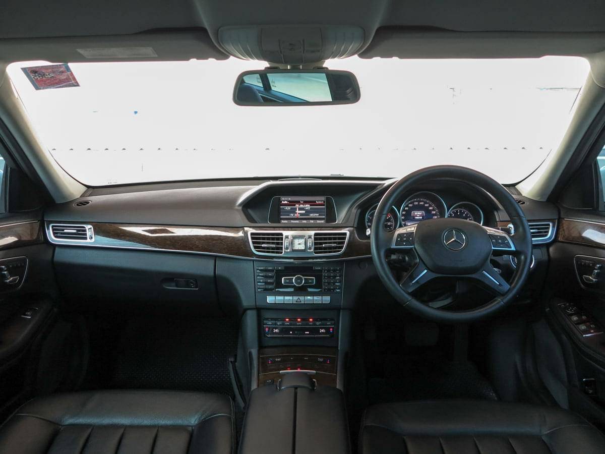 Mercedes Benz E200 CGI 2.0 Executive Facelift ปี 2013
