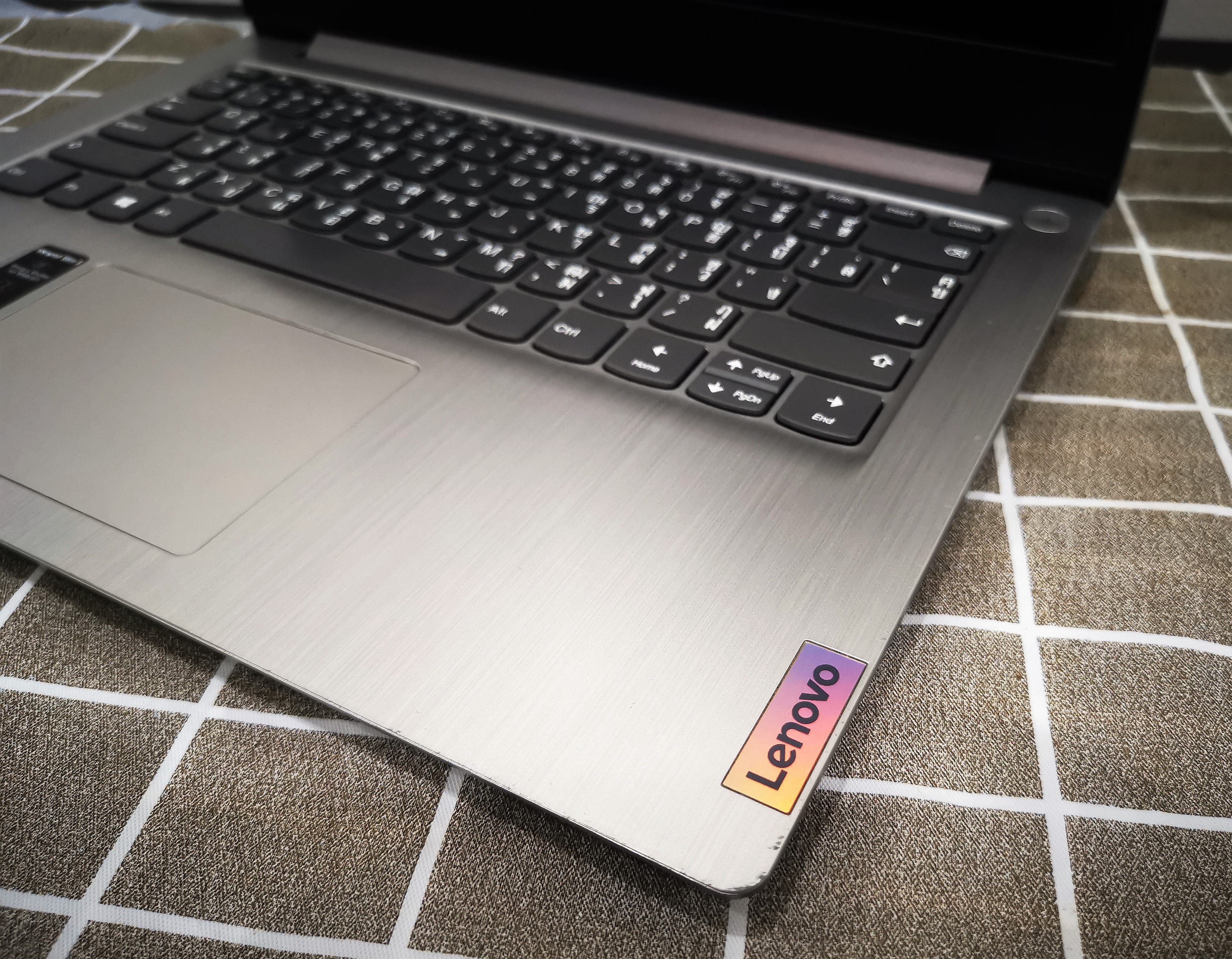 Lenovo ideapad Slim 3
