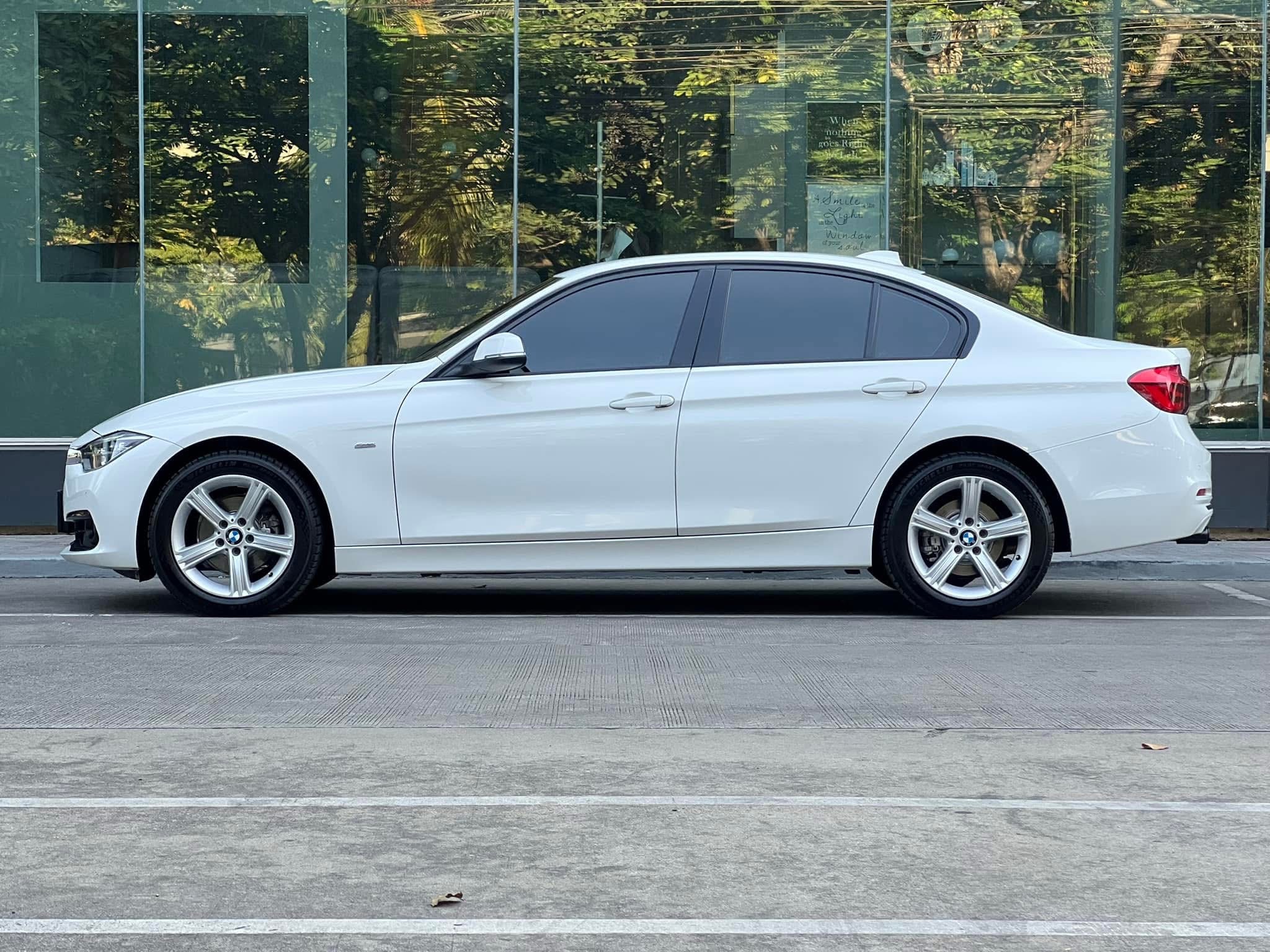 BMW F30 320i Sport LCI ปี 2016