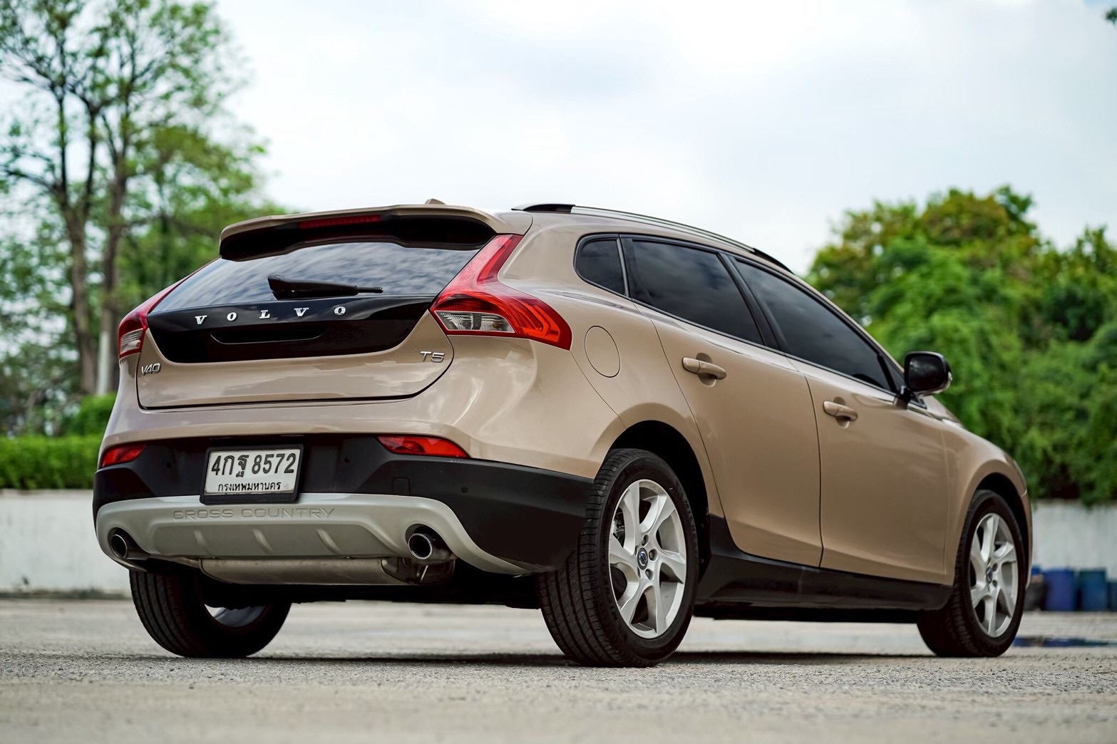 Volvo V40 Cross Country 2.0 T5 ปี 2014