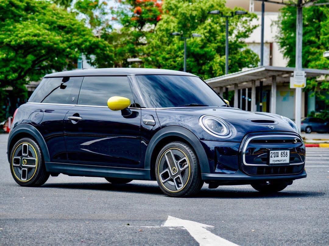 MINI Cooper SE MINI Yours Enigmatic Black Metallic LCI ปี 2021