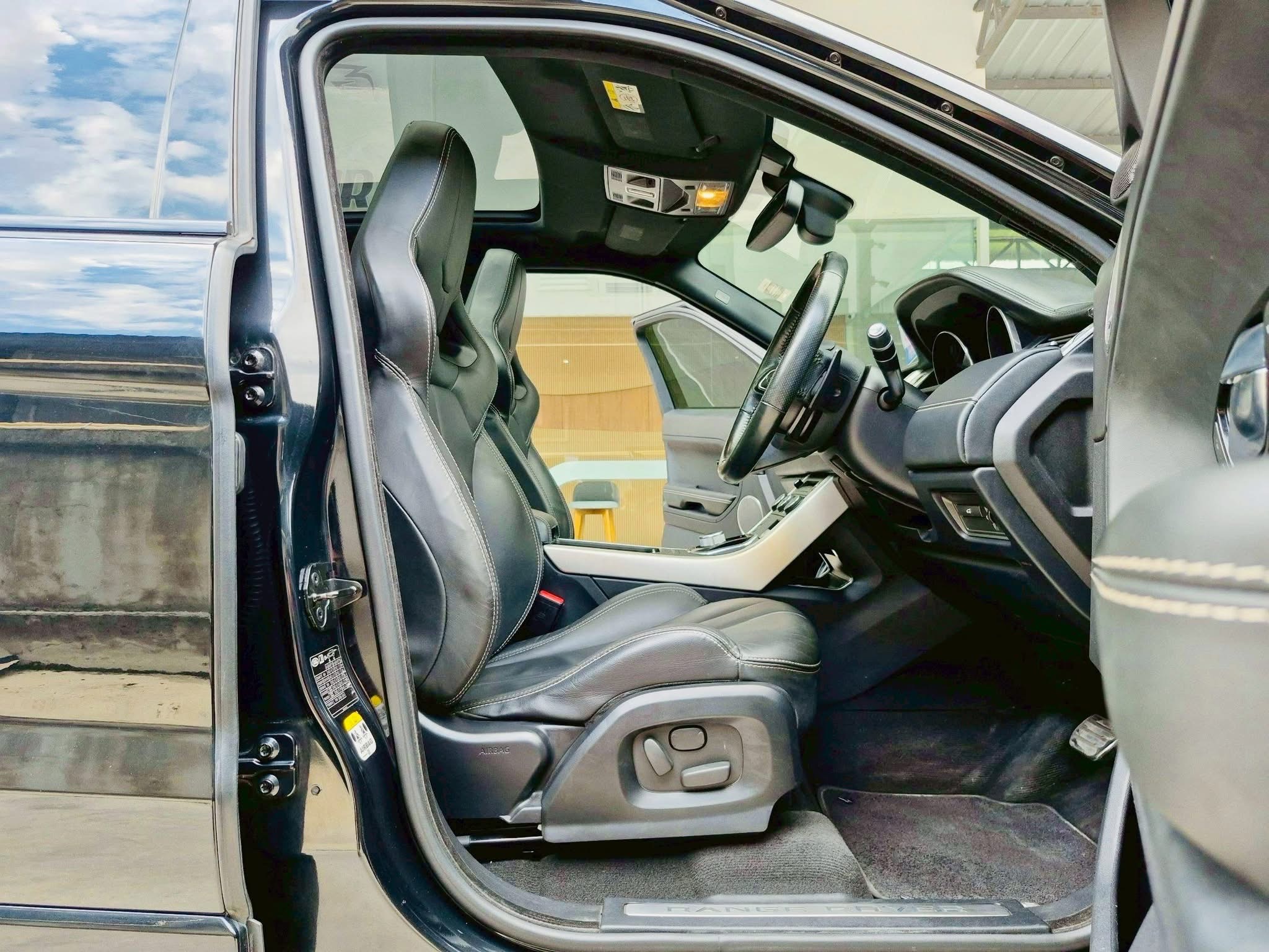 LANDROVER RANGE ROVER EVOQUE 2.2 SD4 ปี 2012