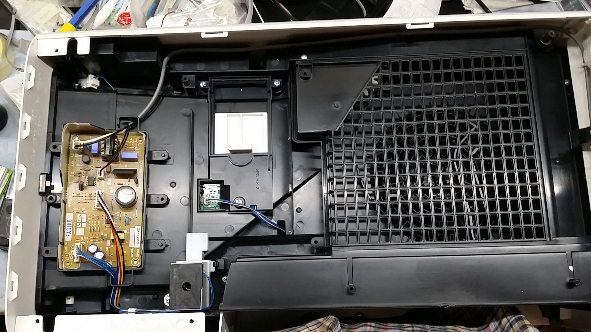 ซ่อมเครื่องฟอกอากาศจากประเทศญี่ปุ่น ยี่ห้อ SHARP รุ่น KI-GS70-W อาการเปิดไม่ติดซ๊อตเพราะเสียบไฟ 220V