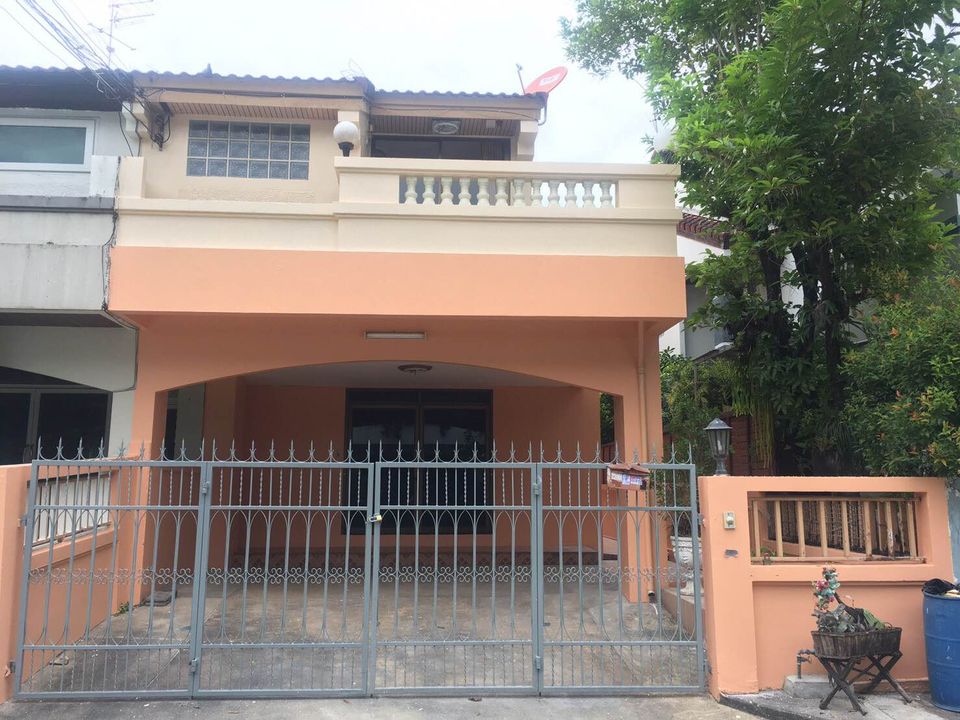 ให้เช่า บ้านแฝด 2 ชั้น หมู่บ้านเกร็ดแก้ว ซ.รัตนาธิเบศร์26 เลี้ยงสัตว์ได้
