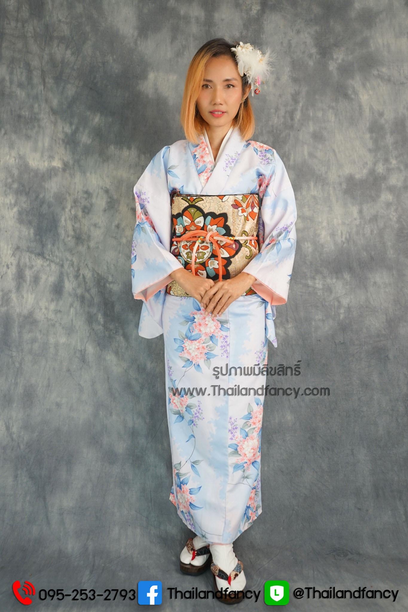 ชุดแฟนซีผู้หญิงสำหรับเช่า Kimono Costume เช่าชุดกิโมโนหญิง เช่าชุดกิโมโนกรุงเทพ เช่าชุดญี่ปุ่นหญิง ชุดญี่ปุ่นโบราณ ชุดเช่ากิโมโนผู้หญิงสีฟ้าลายดอกไม้สีโอรสและม่วง