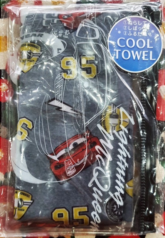 Disney Cars cool towel กระเป๋าซิป + ผ้า คาร์ สำหรับออกกำลังกาย หรือทำให้ร่างกายเย็นขึ้น ของแท้ จาก ญี่ปุ่น ขนาด 90 x 20 cm