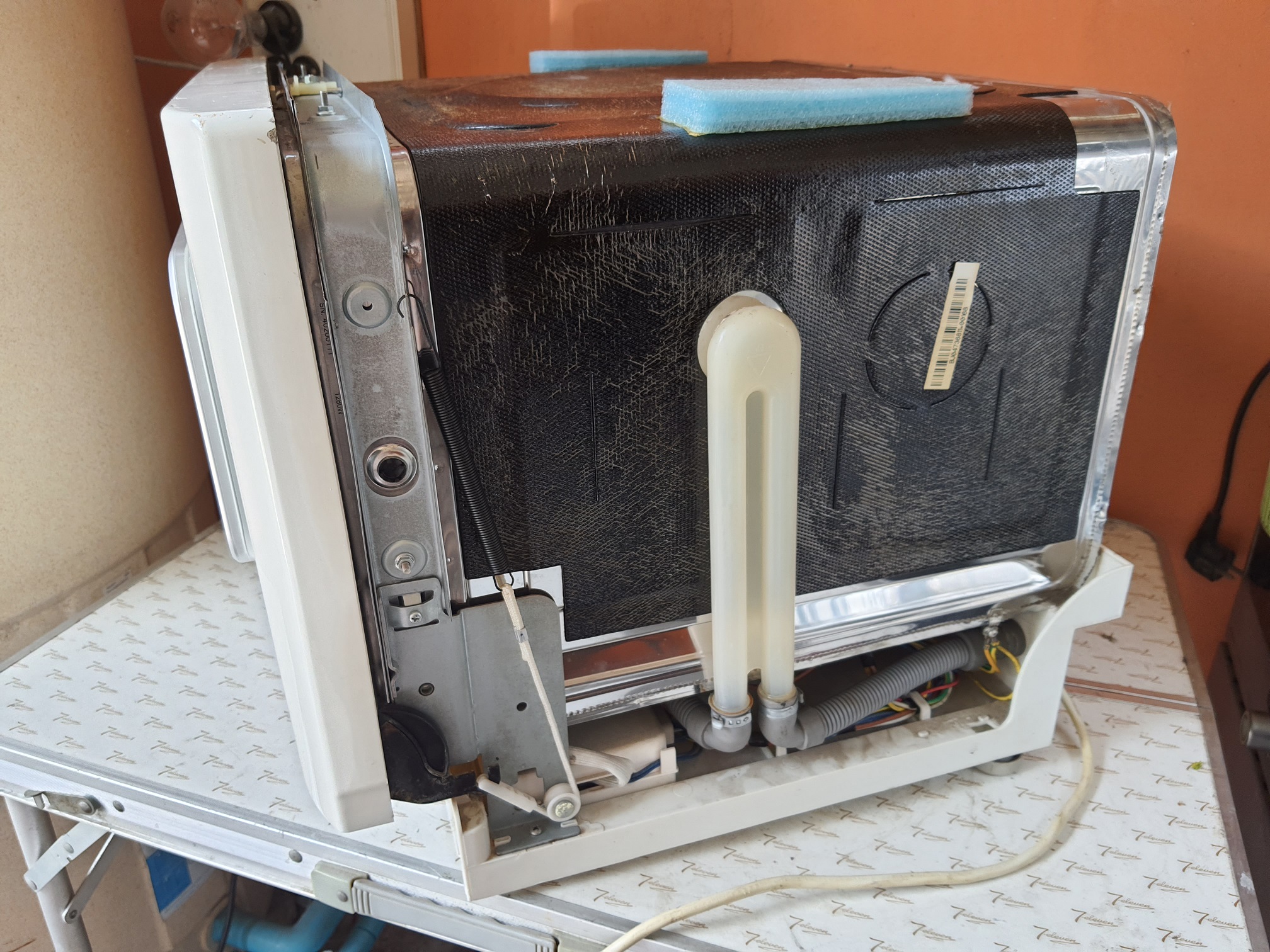 ซ่อมเครื่องล้างจาน ยี่ห้อ ELECTROLUX รุ่น ESF2433W อาการเครื่องไม่ทำงาน