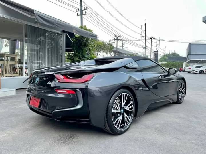 BMW i8 Roadster ปี 2021