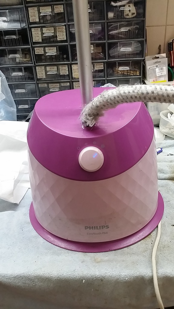 ซ่อมเตารีดไอน้ำ ยี่ห้อ PHILIPS รุ่น GC514 อาการไอน้ำไม่ออก