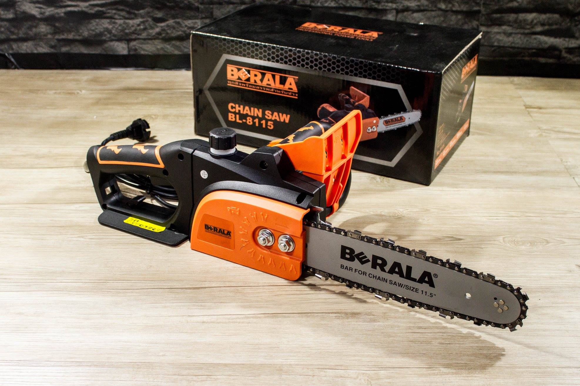 เลื่อยโซ่ไฟฟ้า เลื่อยไฟฟ้า ยี่ห้อ Berala 700W รุ่น BL-8115