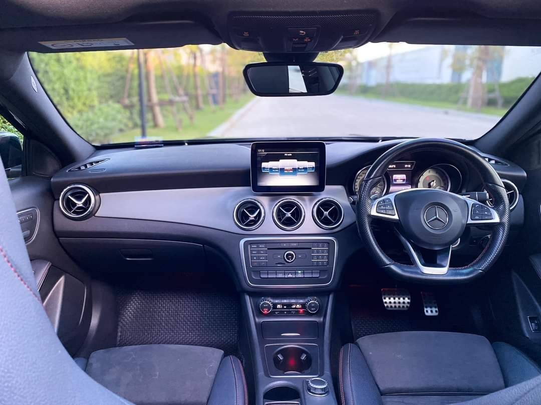 Mercedes-Benz GLA 250 AMG Dynamic ปี 2017 (จดทะเบียนปี 2018)