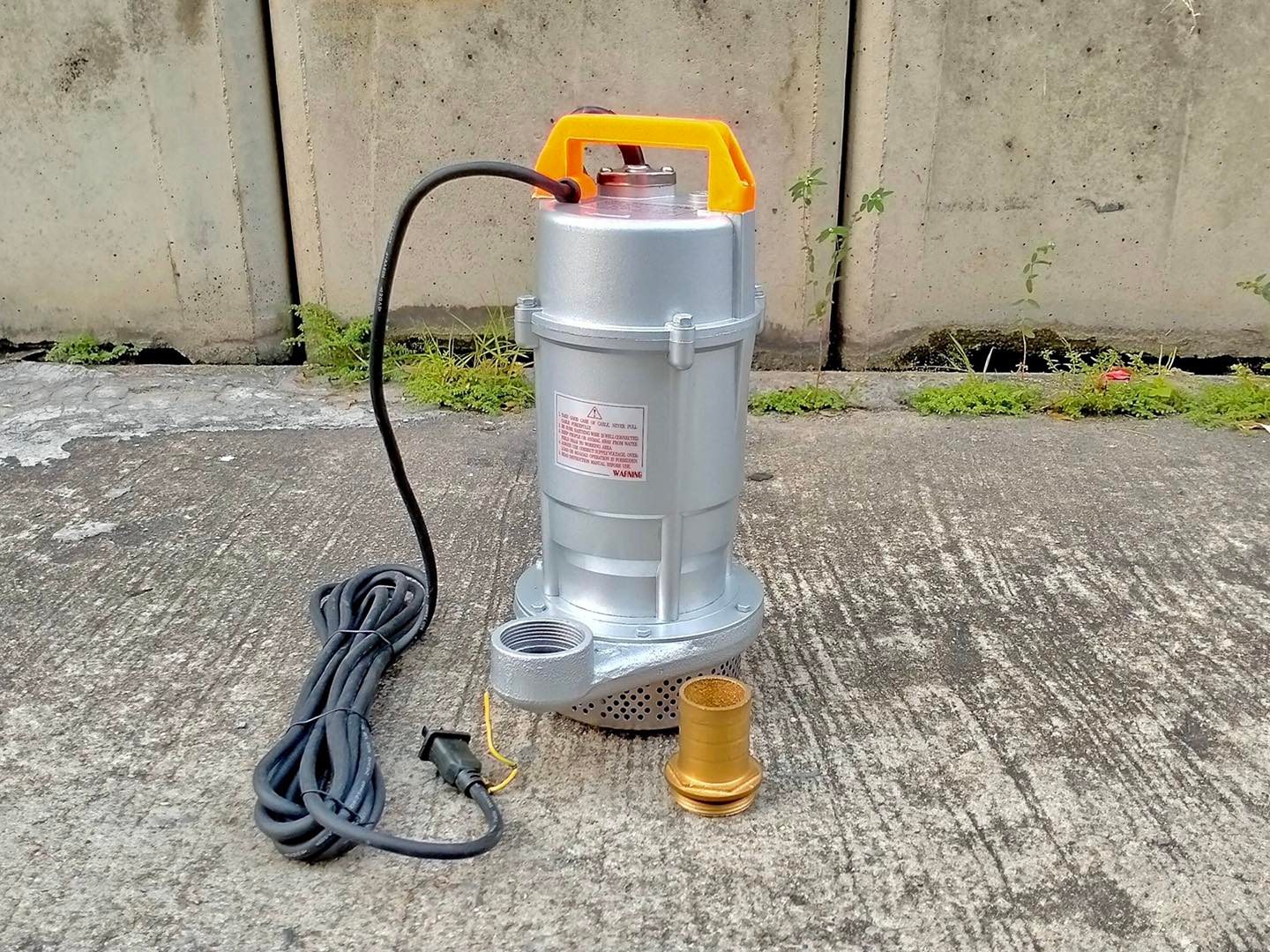 ไดโว่ดูดน้ำ ยี่ห้อ วิน ใช้กับไฟบ้าน ท่อ 1.5 นิ้ว ตัวท๊อป