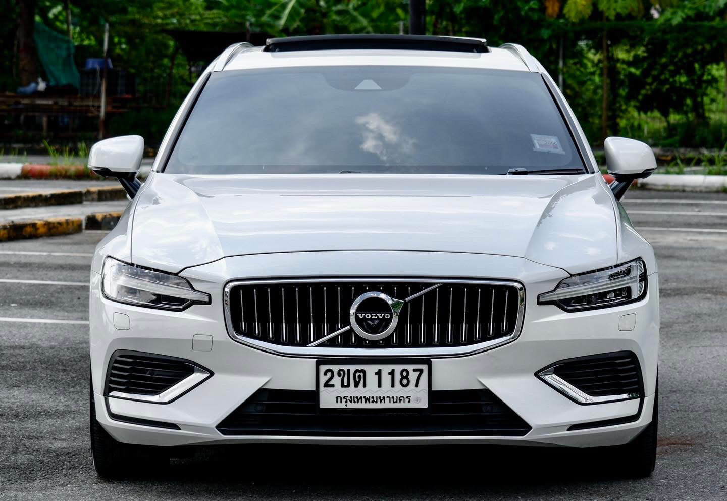 Volvo V60 T8 Plug-in Hybrid Inscription ปี 2021