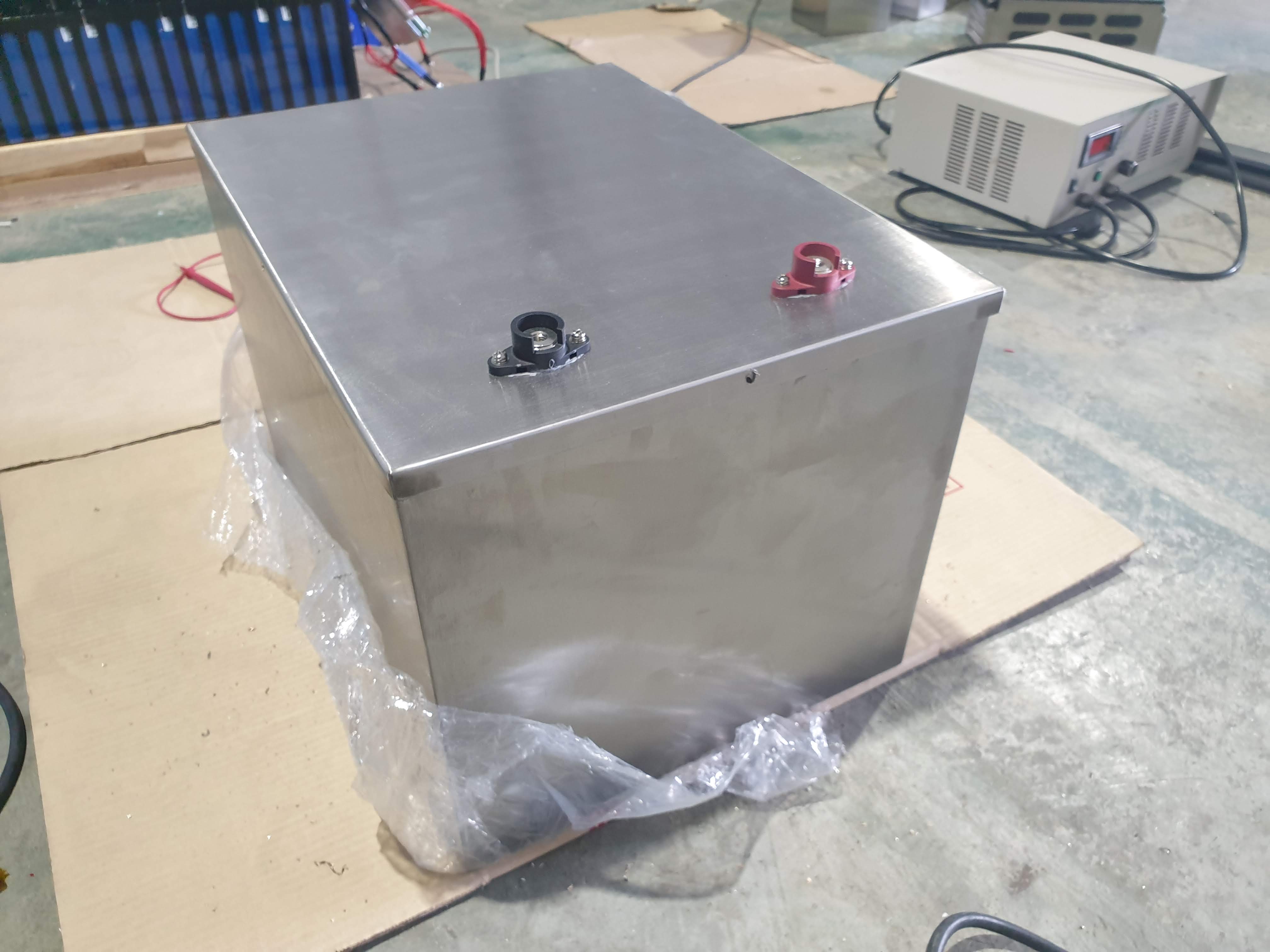 แบตเตอรี่ลิเทียมทำตามสั่ง เน้นจ่ายกระแสสูง 24v 48v 100ah 200ah งานเฉพาะทาง โฟลคลิฟไฟฟ้าใช้งานหนักๆ