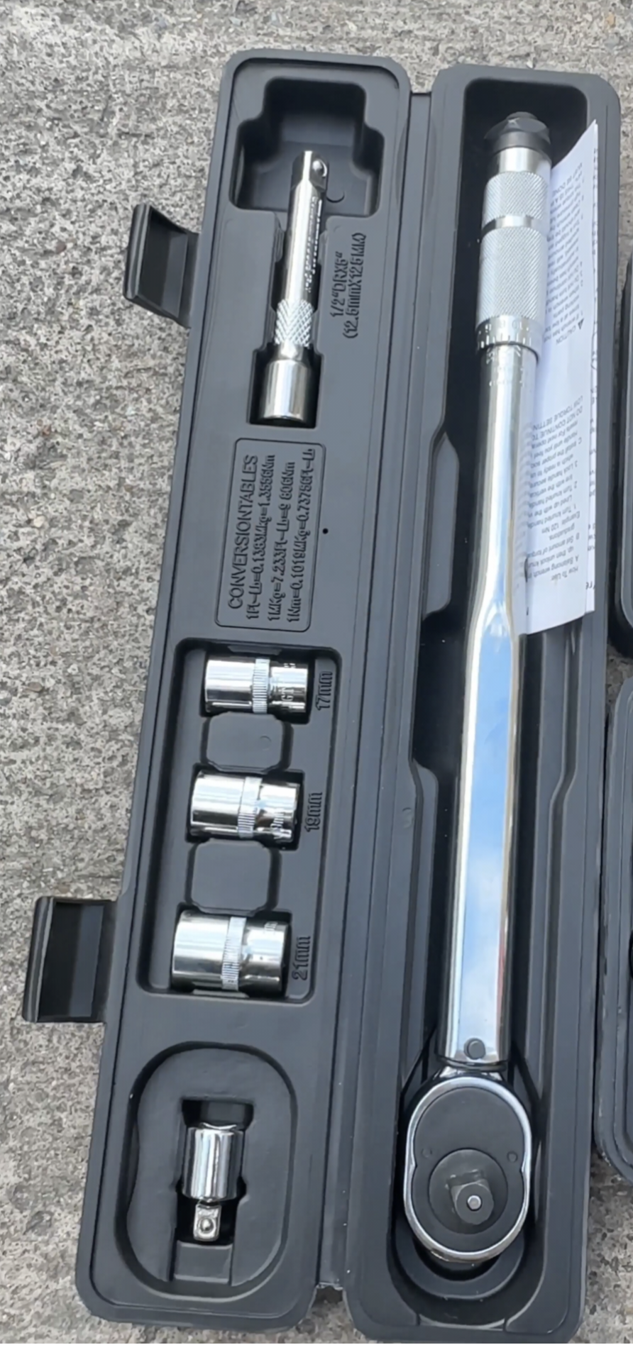 ด้ามขันปอนด์ ยี่ห้อ EURO KING TOOLS 4 หุน 28-210 Nm.