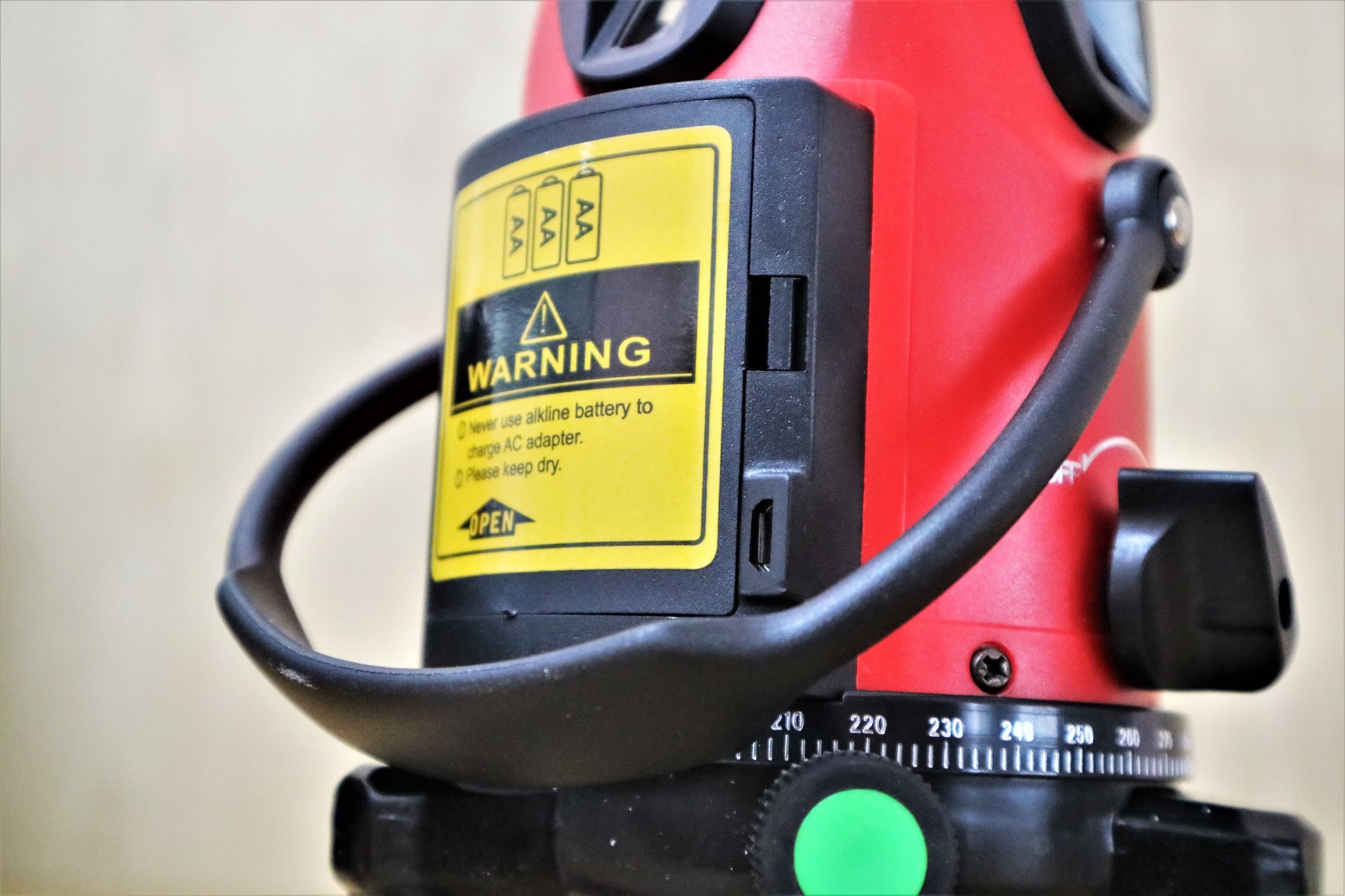 BERALA เครื่องวัดระดับเลเซอร์ 5 พร้อมขาตั้งวัดระดับ