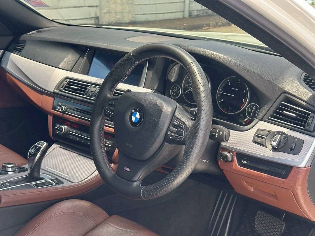 BMW 520d Touring F11 สีขาว ปี 2012