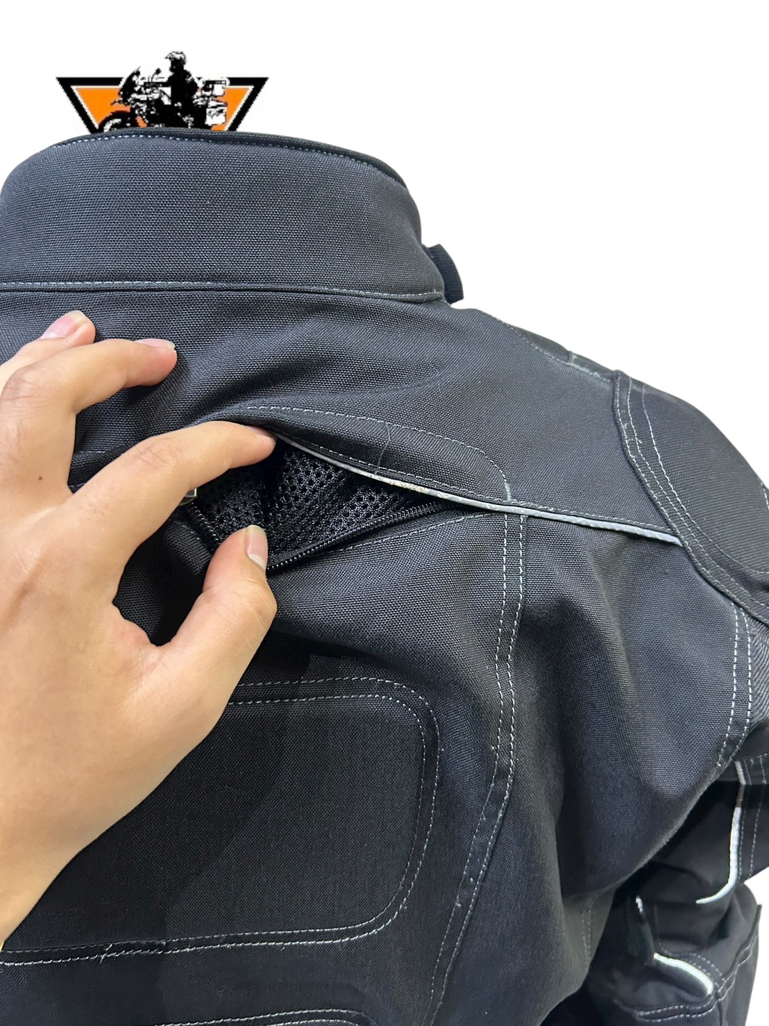 เสื้อขี่มอเตอร์ไซด์( มือสอง) RCTA 804 อก 50" ยาว 30 (XL) **Crivit**