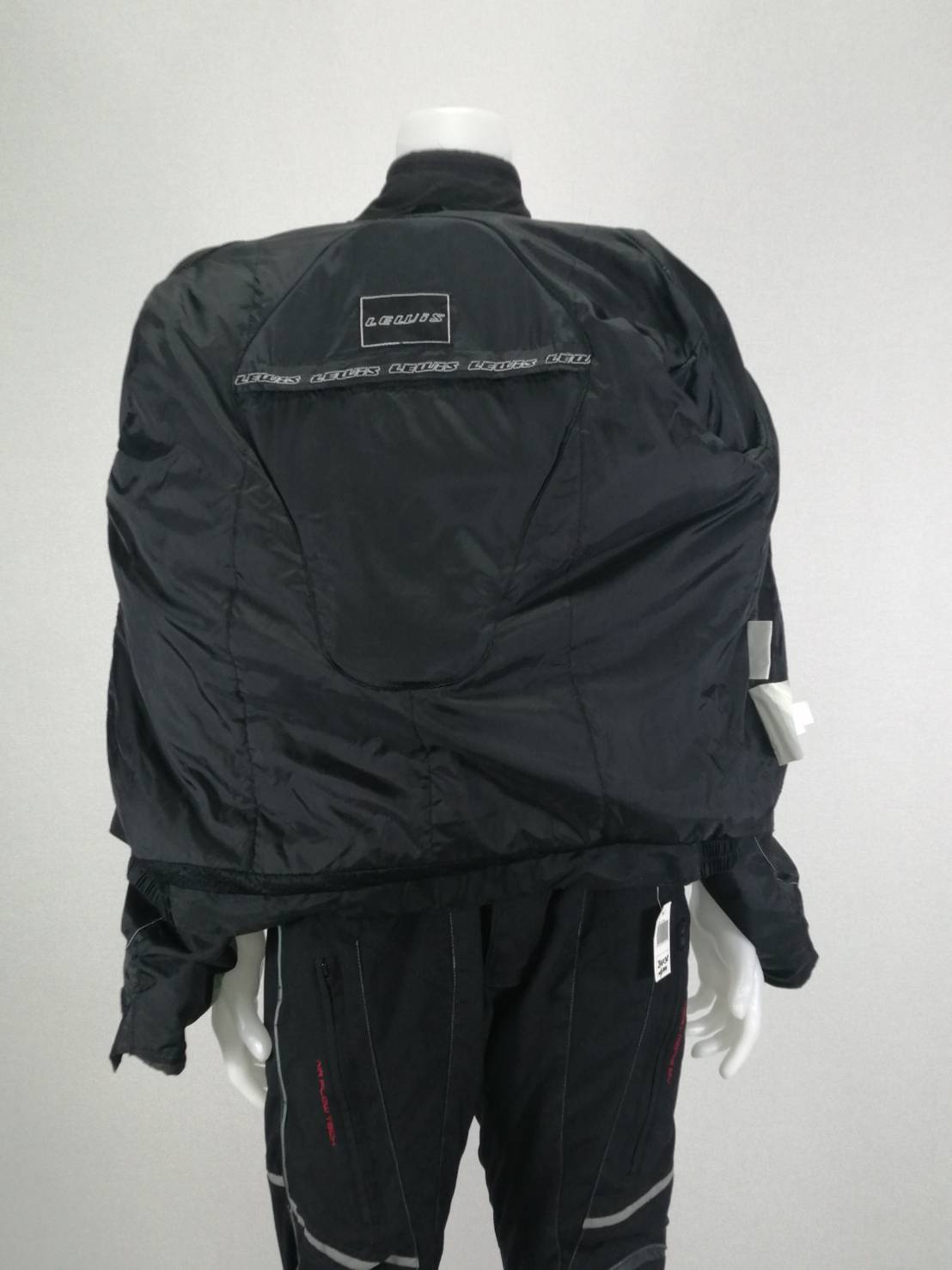 เสื้อขี่มอเตอร์ไซด์( มือสอง) RCS 548: อก 54" ยาว 27" ** Lewis **