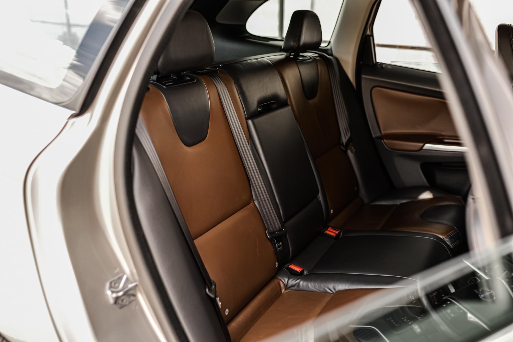 Volvo XC60 2.0 T5 ปี 2014