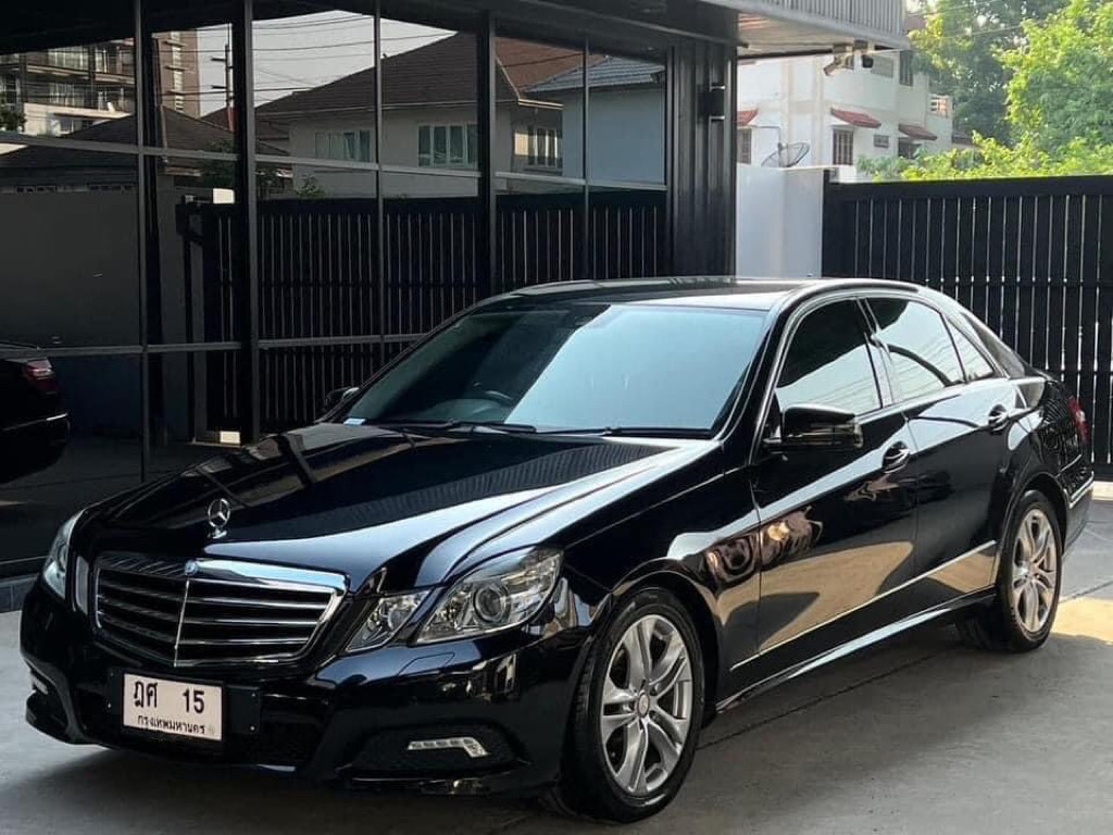 Mercedes Benz E300 ปี2011