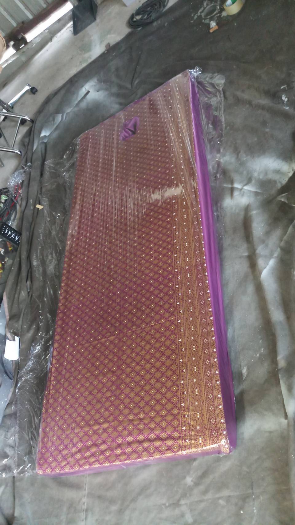 ผ้าปูเบาะสปา ผ้าพิมพ์ทองลายไทย