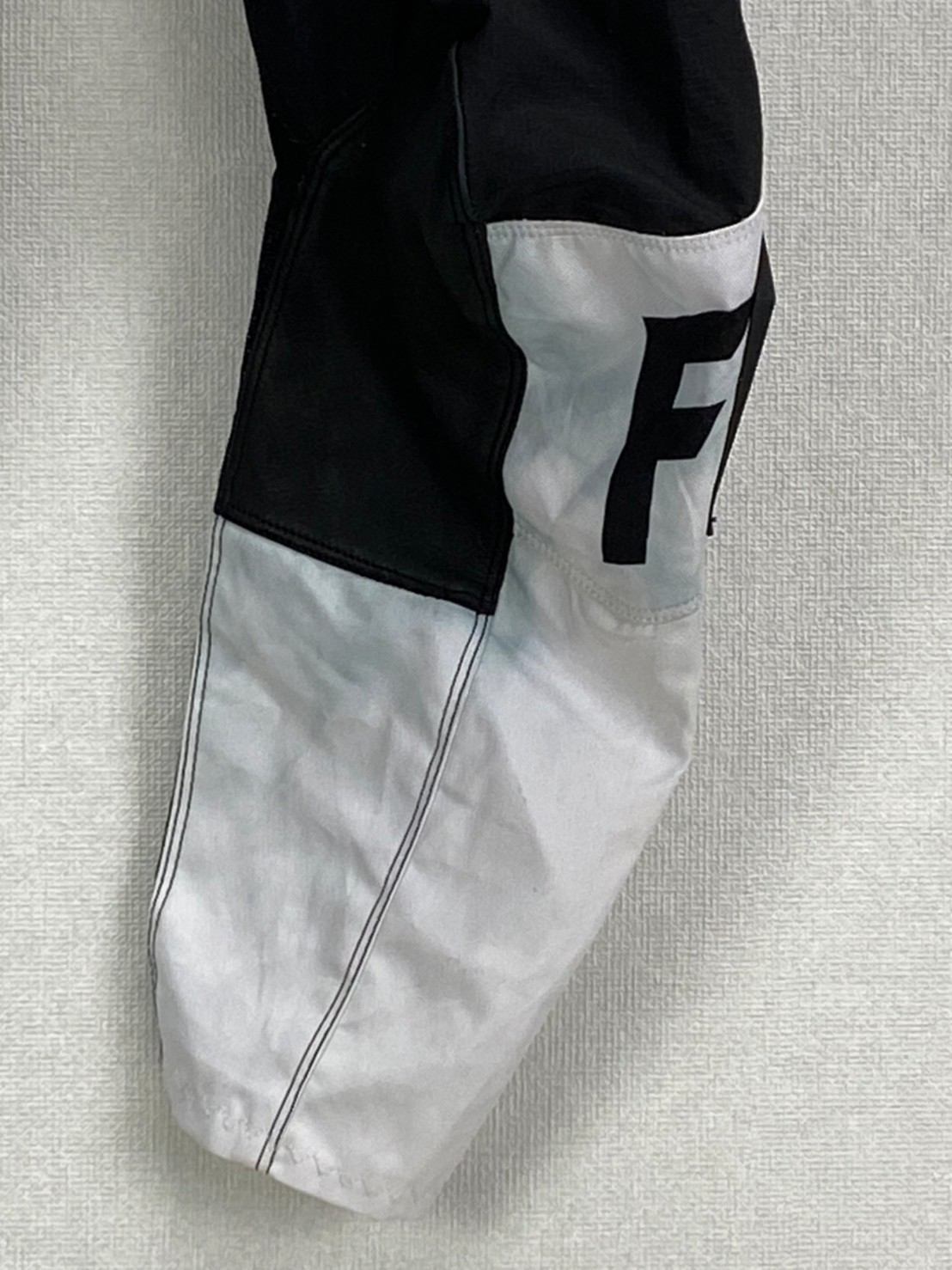 กางเกงขี่มอเตอร์ไซด์ ( มือสอง ) E&A 252: เอว 26" ยาว 23" **FOX**