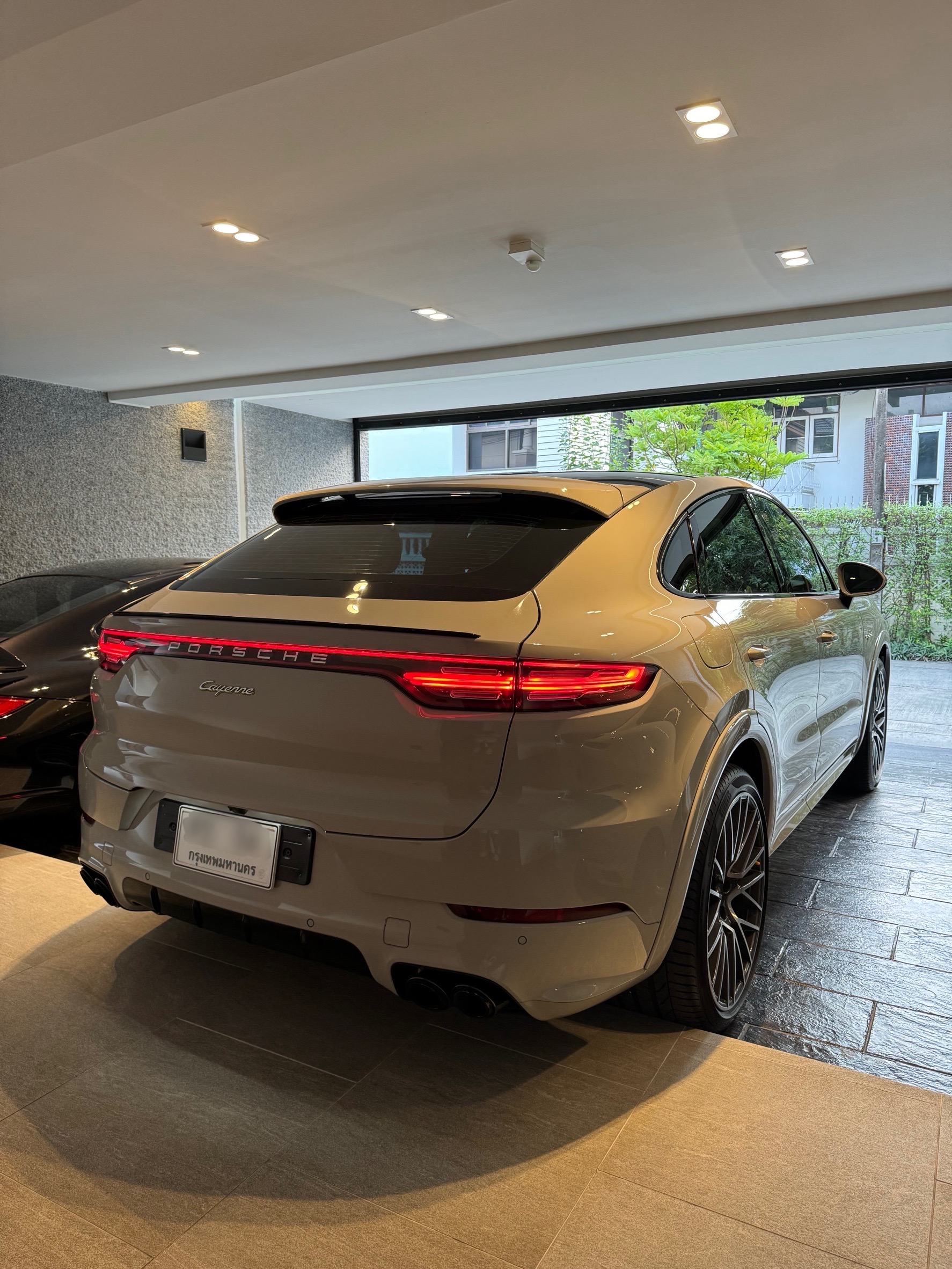 Porsche Cayenne Coupe ปี 2020