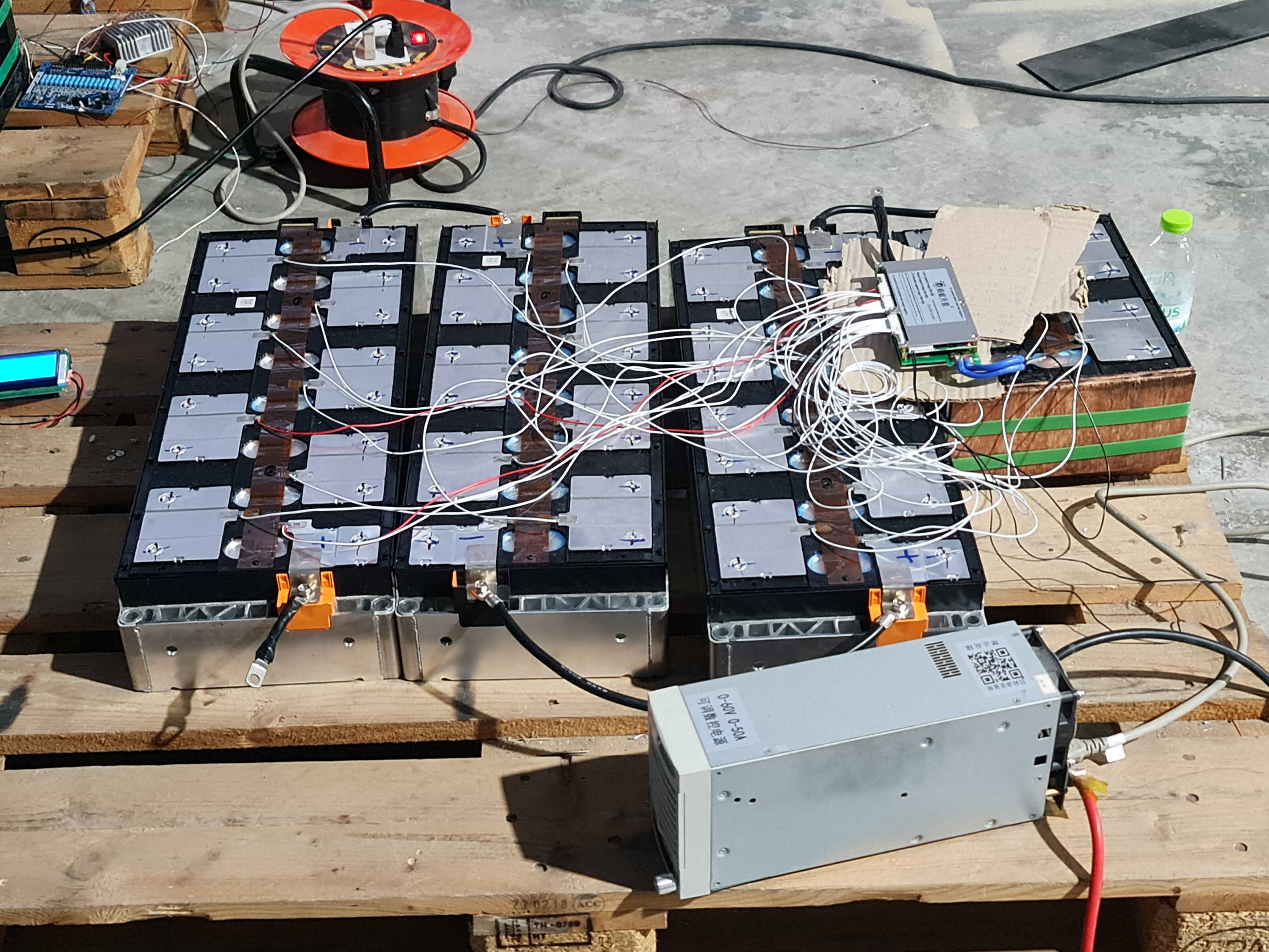 แบตเตอรี่ลิเธียม สำหรับ รถโฟลคลิฟท์ไฟฟ้า กระเช้าไฟฟ้า 24v 48v ประกอบได้ตามสั่ง