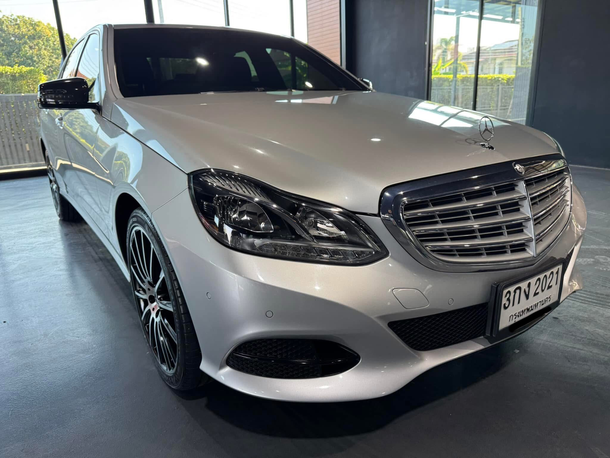 Mercedes-Benz E200 sedan ปี 2013