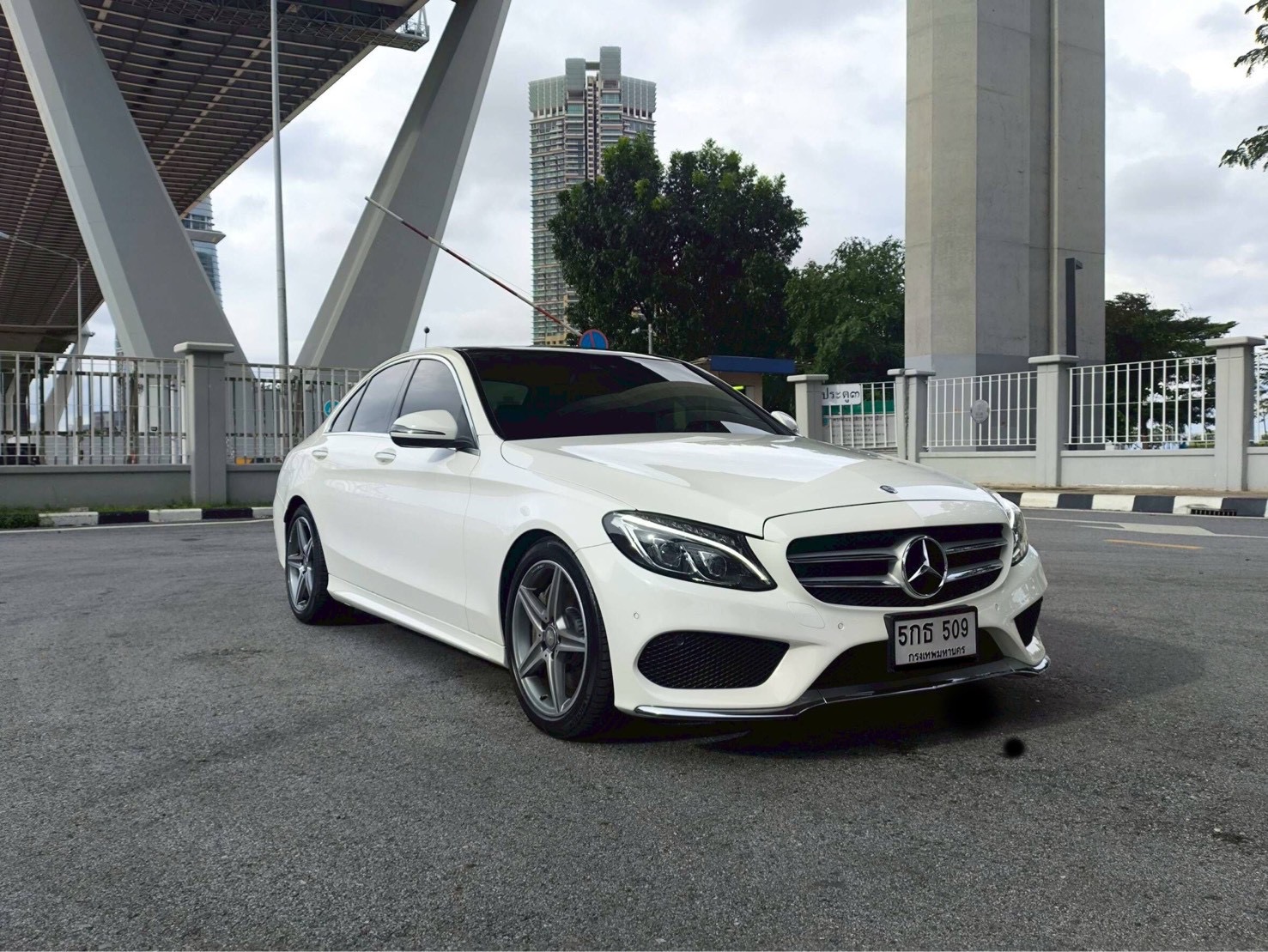 MERCEDES-BENZ C300 BlueTEC Hybrid AMG ปี 2015 จด 2016