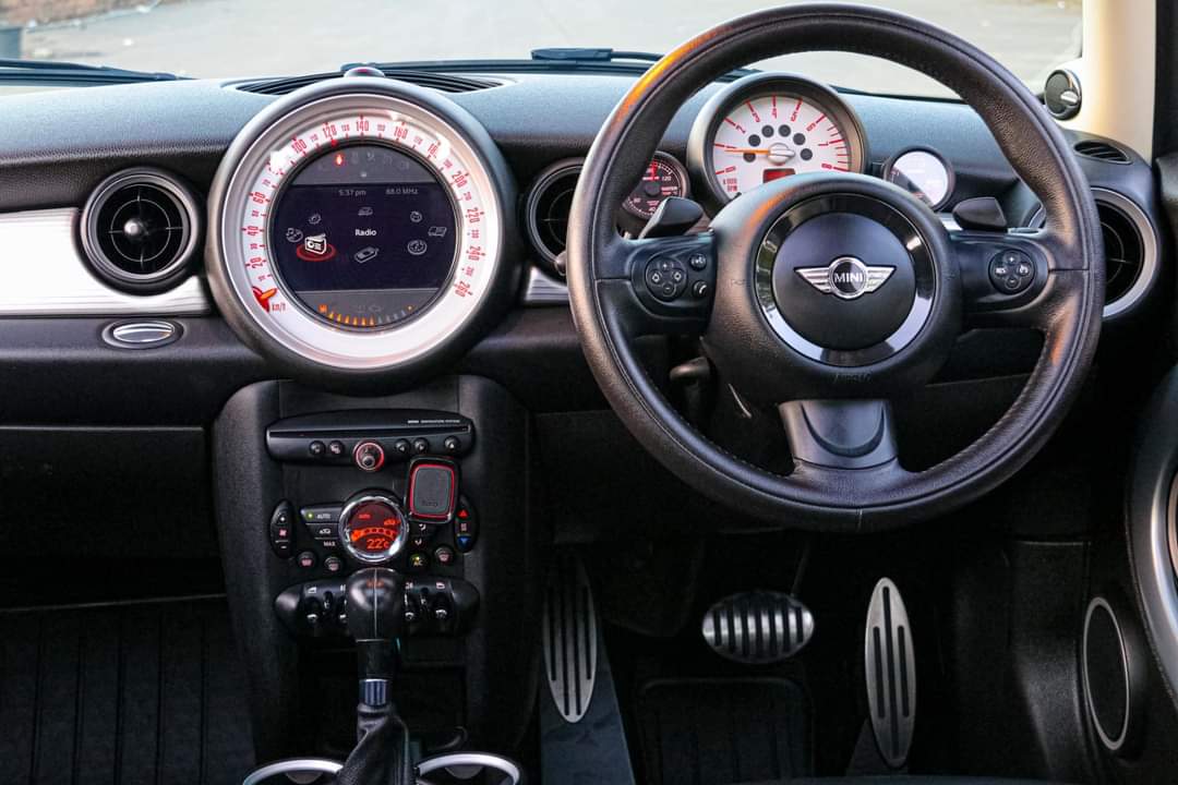 Mini Cooper S R56 Look 2 LCI ปี2014