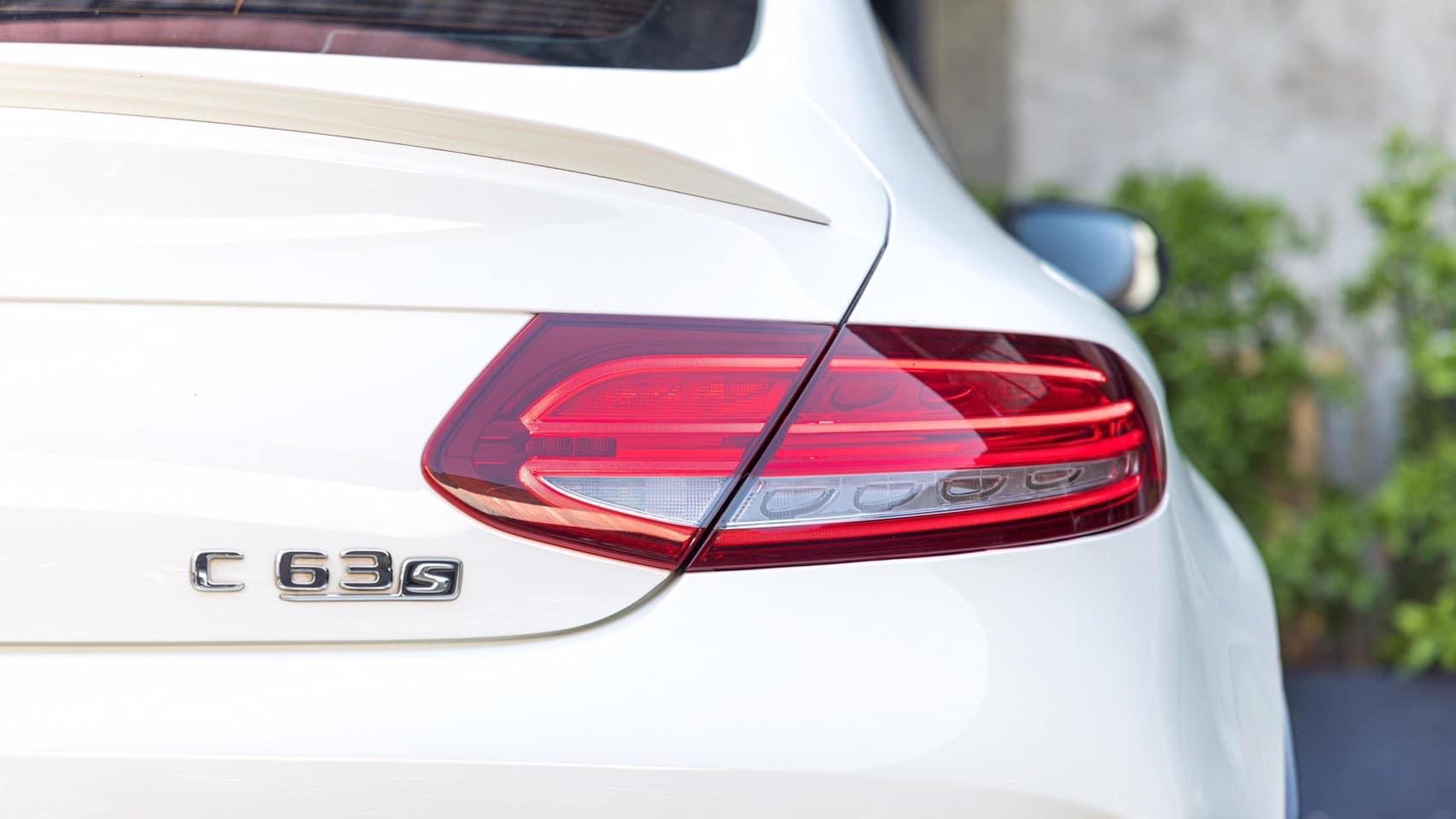 Mercedes-AMG C63s Coupe ปี 2016