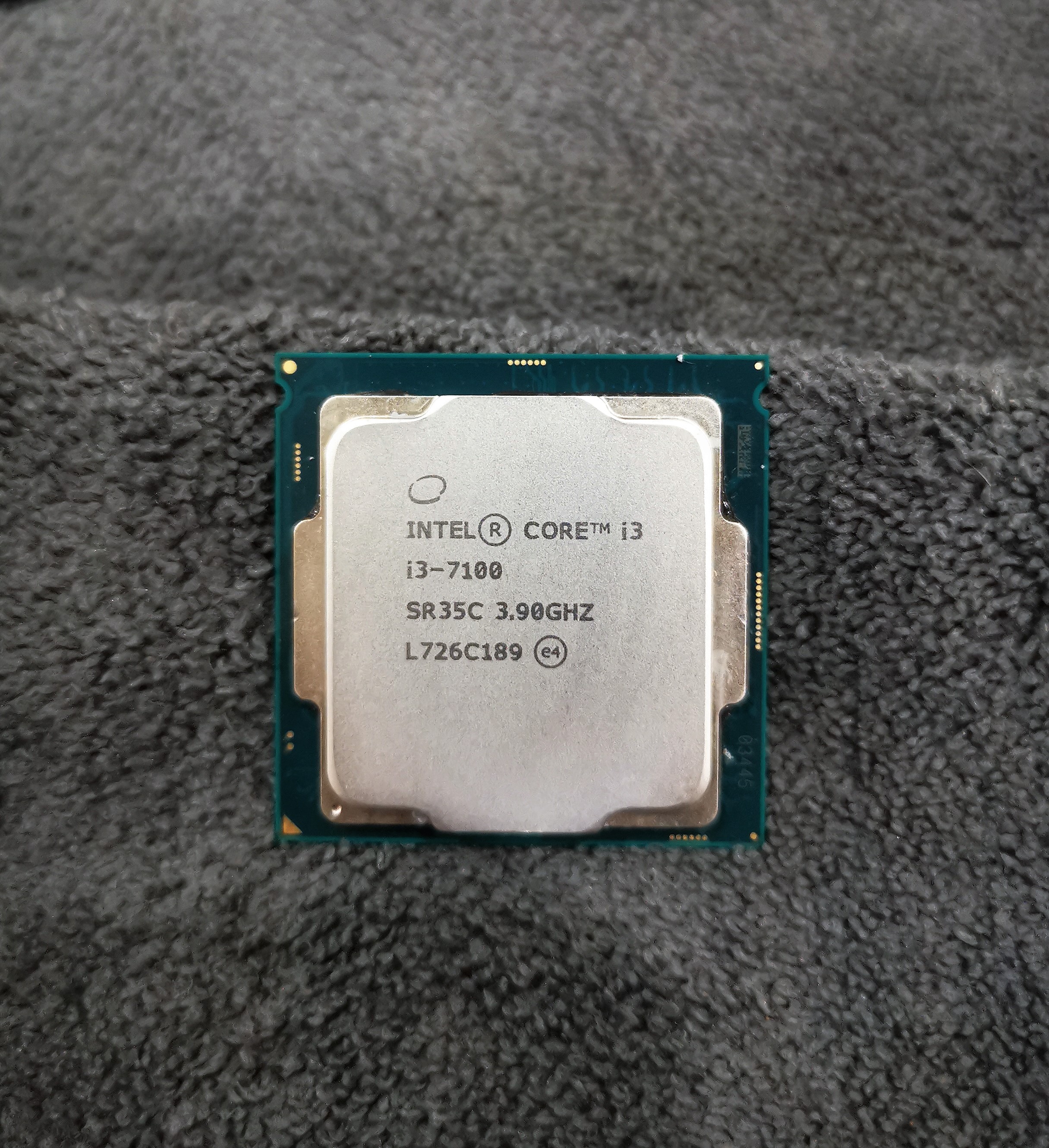 CPU i3 7100